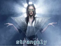 Định nghĩa & cách phát âm từ strangely